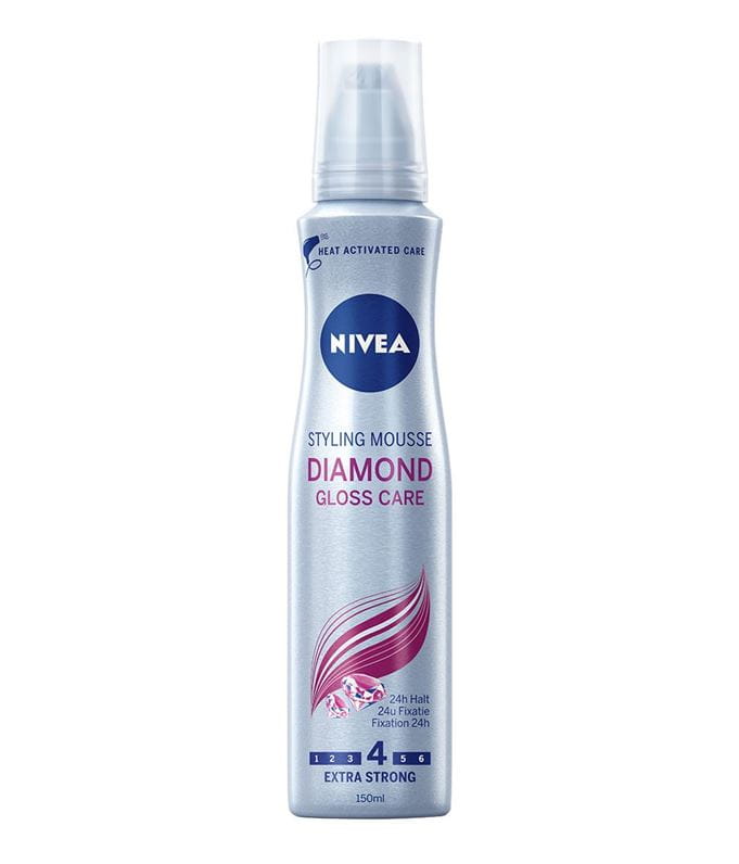 Permanente légère le retour des coiffures bouclées / NIVEA